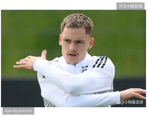 纳格尔斯曼或将维尔茨位置内收，利用其细腻脚法与穆西亚拉形成双核驱动